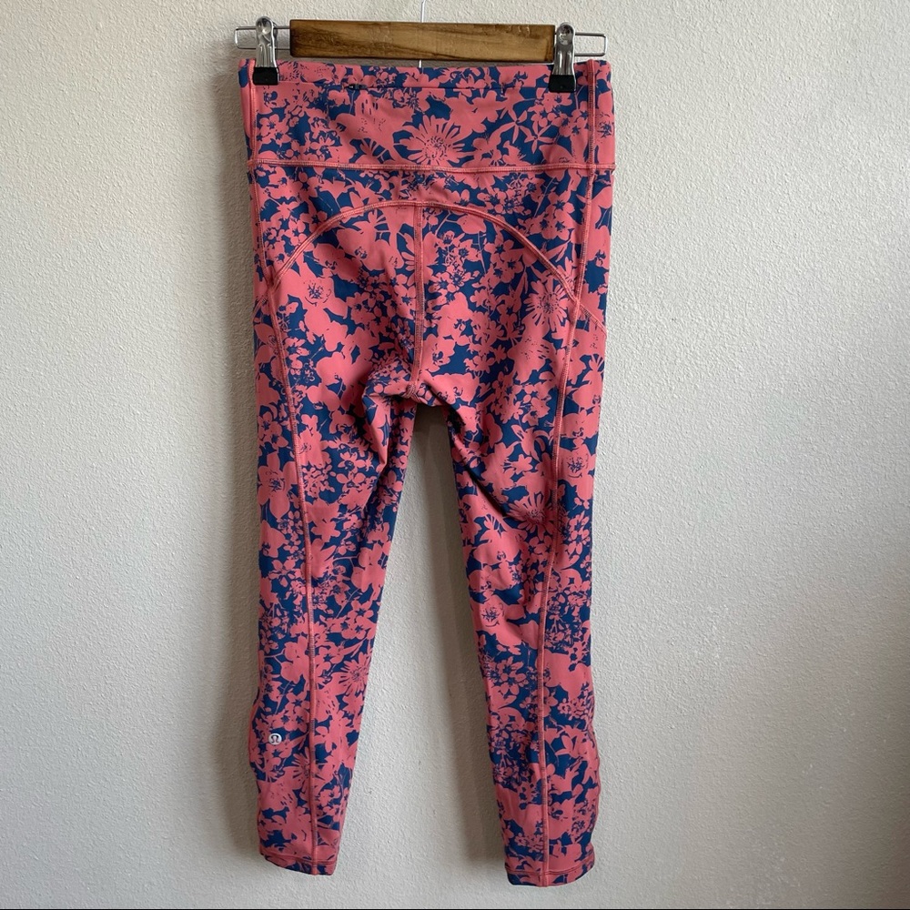 Lululemon Final Lap Crop 6 Euc - image 8